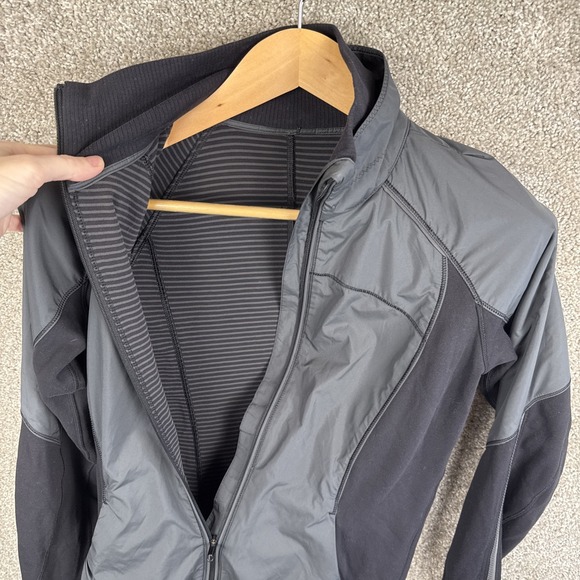 Lululemon Cant Stop Jacket Size 4 Womens Black Full Zip Hyper Stripe Mock Neck - Picture 7 of 7
